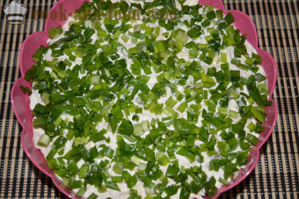Slojevita salata s piletinom i gljivama - kako kuhati pileća salata slojevita s gljivama, korak po korak recept fotografijama