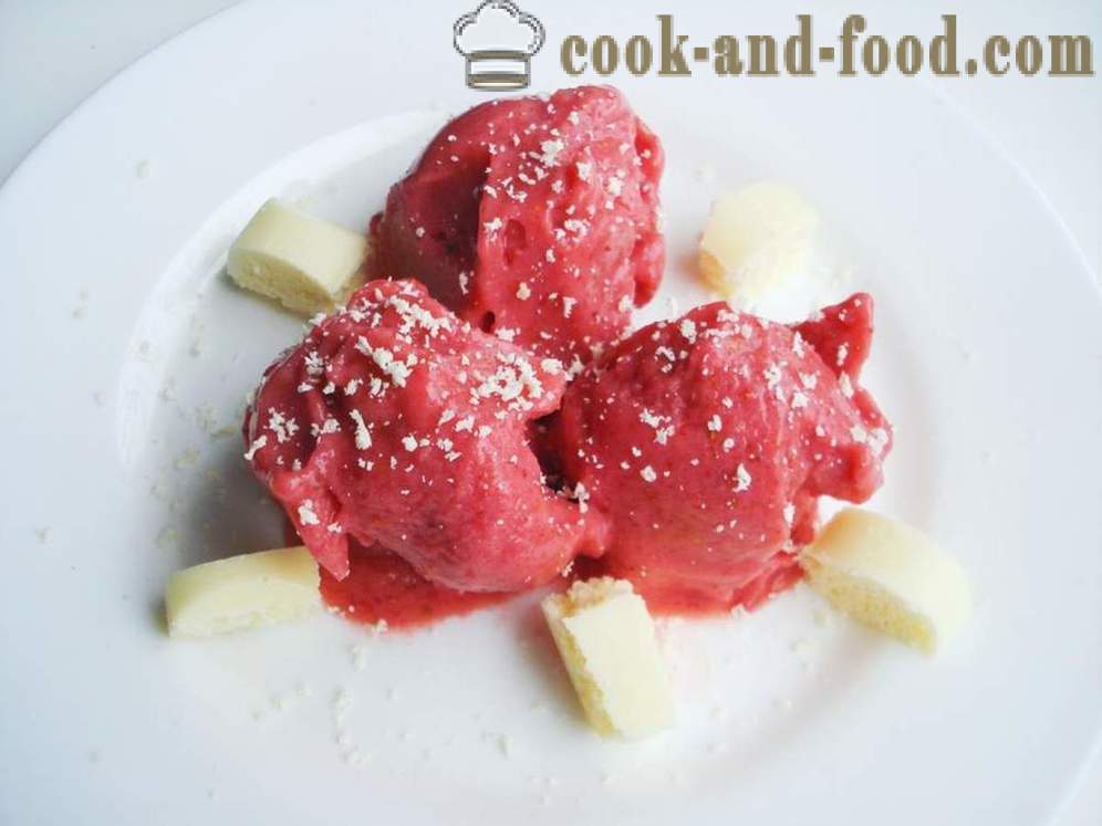 Krem od jagoda sladoled od smrznutog voća i kondenzirano mlijeko - kako bi brzo domaći sladoled s jagodama, korak po korak recept fotografijama