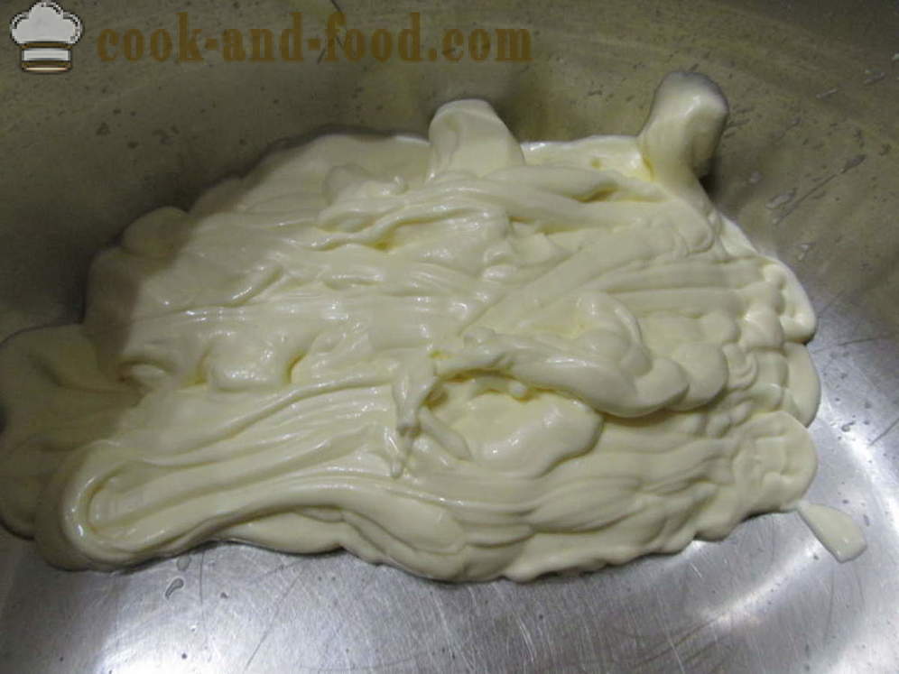 Brzo zgusnut kolač u majonezu i kiselo vrhnje, punjena piletina - kako kuhati pita punjač za majoneze i kiselog vrhnja s korak po korak recept fotografijama