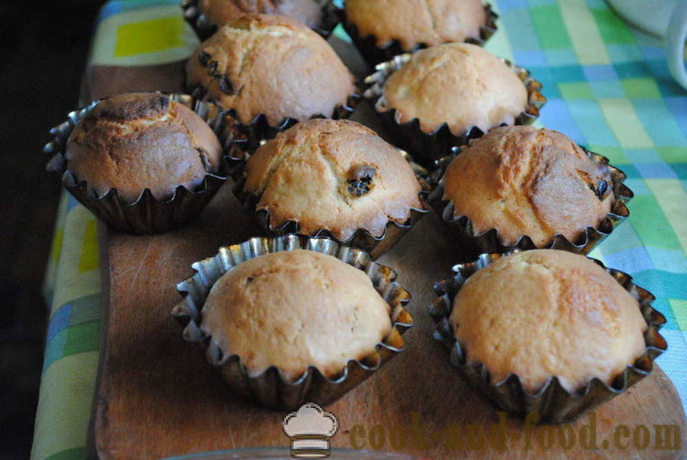 Domaće kolač s grožđicama u pećnici - kako napraviti muffine s grožđicama na kefir, korak po korak recept fotografijama