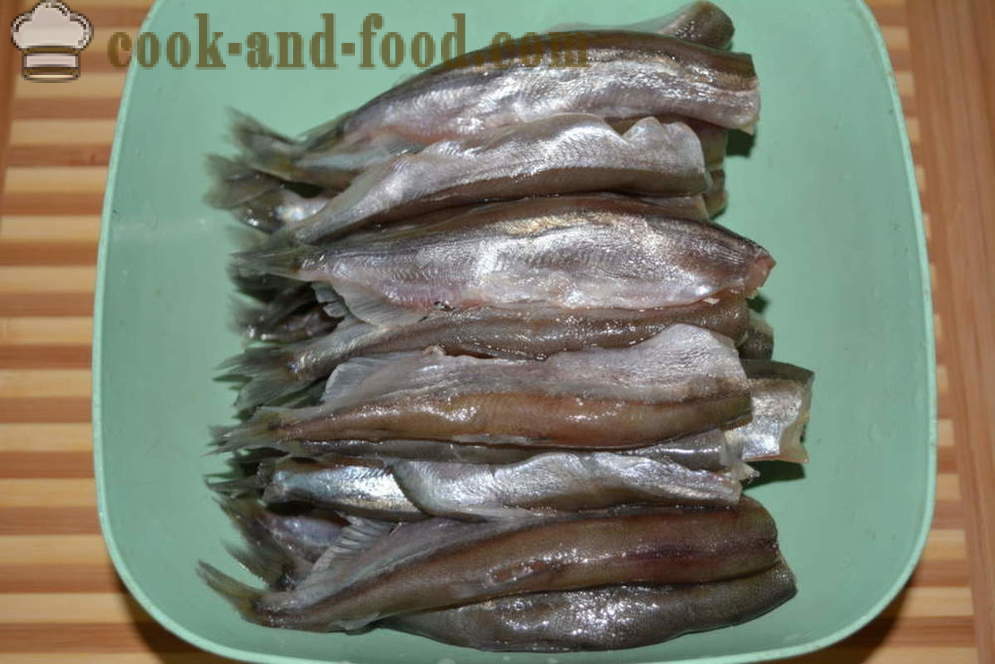 Capelin gulaš s lukom u tavi - i ukusna capelin kuhati u tavi, korak po korak recept fotografijama