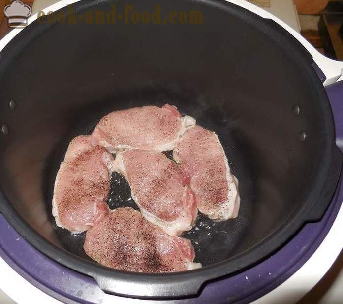 Sočna svinjetina odrezak s lukom - kako kuhati ukusna odrezak u multivarka - korak po korak recept fotografijama