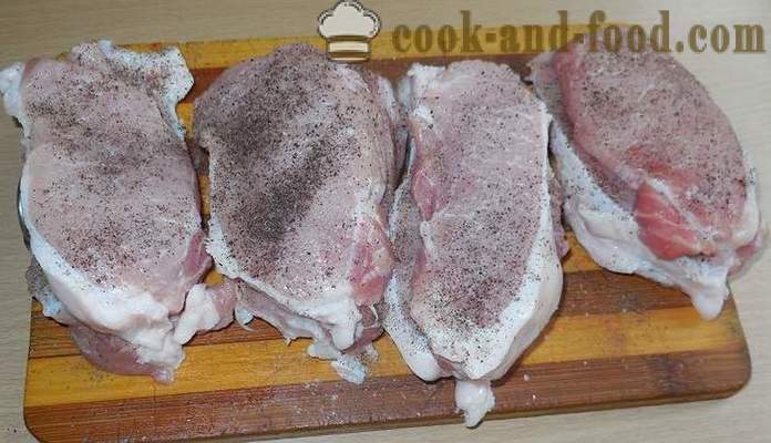 Sočna svinjetina odrezak s lukom - kako kuhati ukusna odrezak u multivarka - korak po korak recept fotografijama
