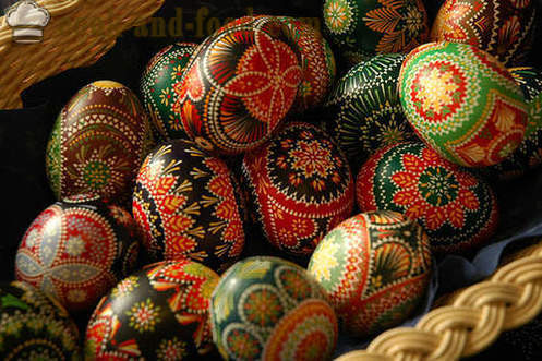 Povijest pisanica - gdje se tradicija je otišao i zašto Uskrs obojen jaja u luk kože