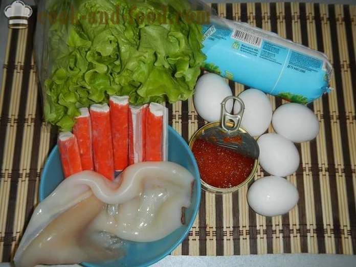 Jednostavna i ukusna salata s lignjama, rakovima štapovima i crvenim kavijarom - kako se pripremiti salatu od liganja s jajima, korak po korak recept s fotografijama.