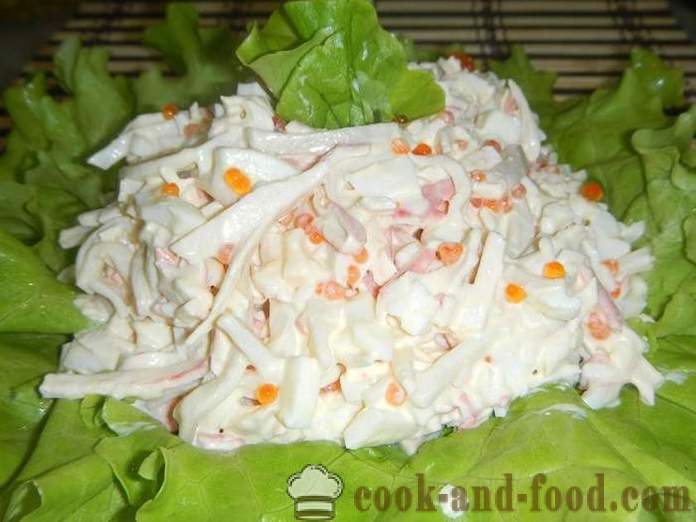 Jednostavna i ukusna salata s lignjama, rakovima štapovima i crvenim kavijarom - kako se pripremiti salatu od liganja s jajima, korak po korak recept s fotografijama.
