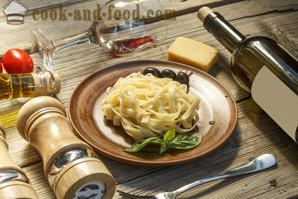 Talijanska kuhinja: tjestenina carbonara tri recepte s kremom